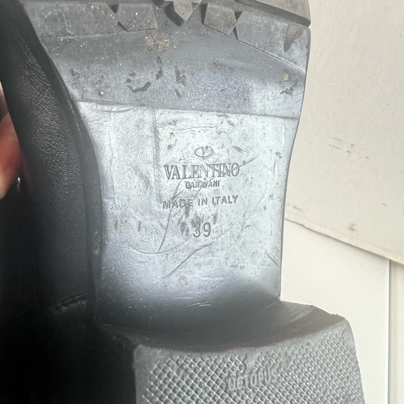 Valentino Garavani rockstud moto engineer ankle boots black stud - Picture 13 of 14